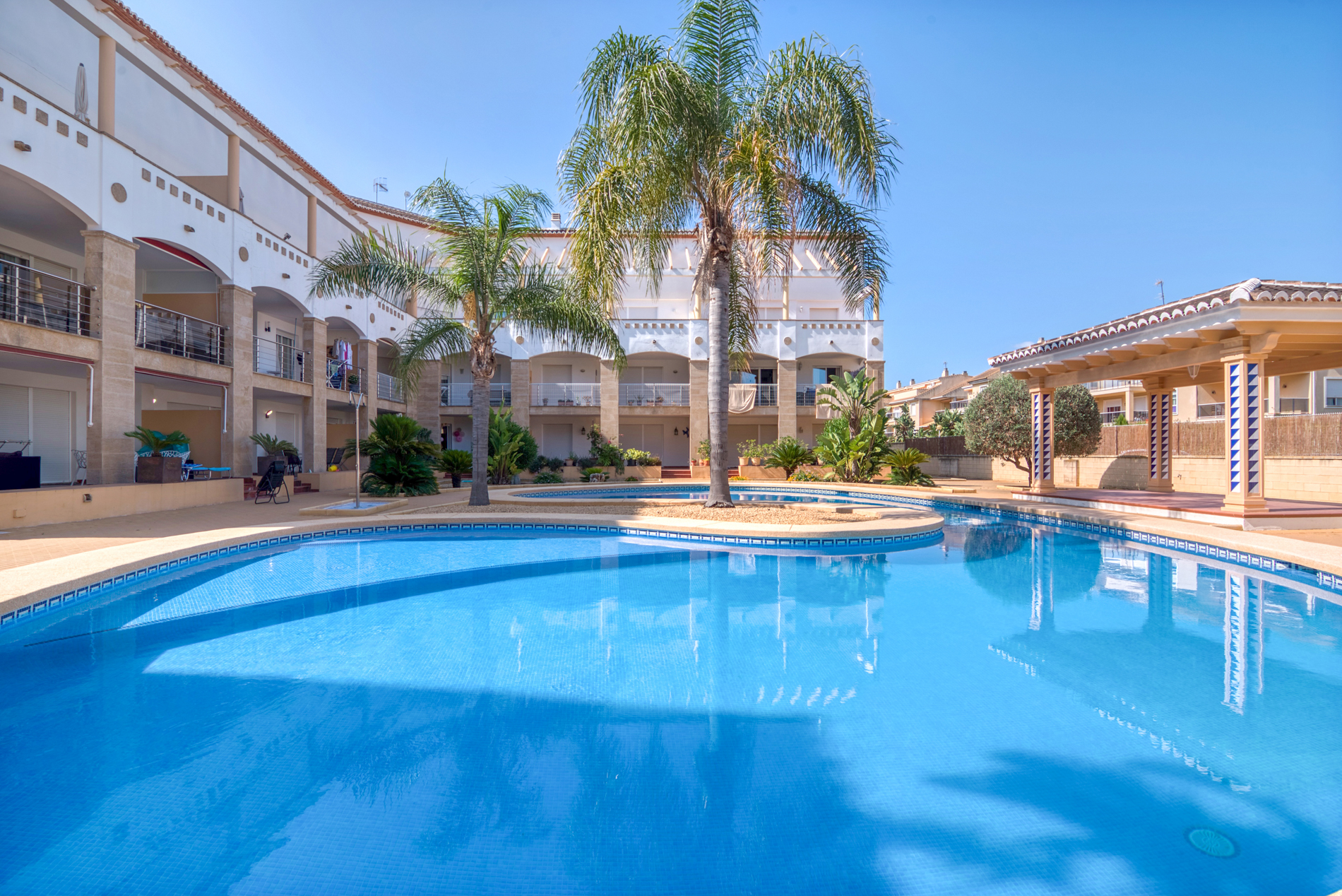 Hermoso ático de 3 dormitorios en venta en Jávea cerca de la playa del Arenal